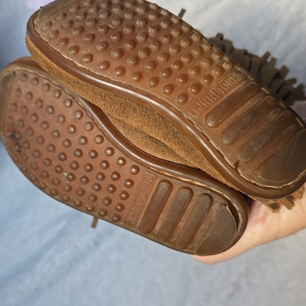 MINNETONKA Fringe Boots - Picture 3 of 4